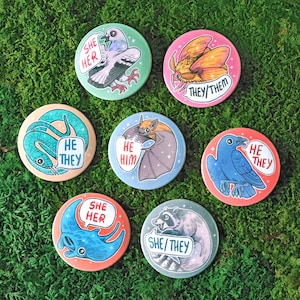 Insignias de botón biodegradables con pronombres salvajes / Pin de animales grandes de la vida silvestre