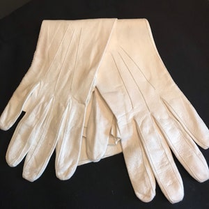 Chic Women's Doeskin Gloves, UK Made, Size 6.25, Classic White, Vintage 1950s image 5