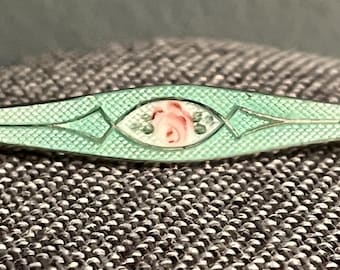 Broche antiguo de esmalte guilloché, con diseño floral pintado a mano, de plata de ley 925.