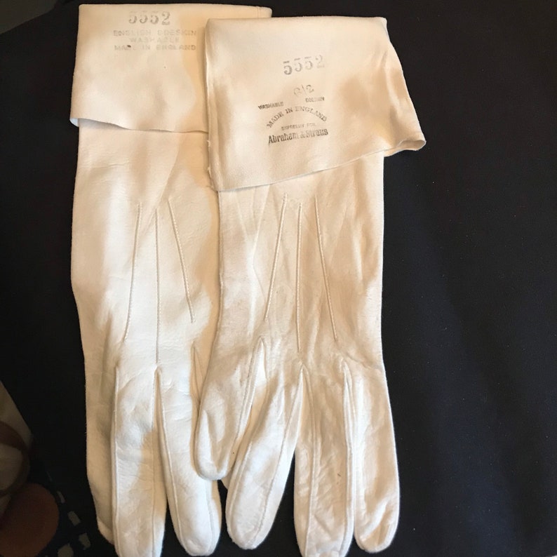 Chic Women's Doeskin Gloves, UK Made, Size 6.25, Classic White, Vintage 1950s image 3