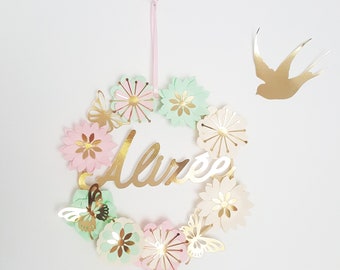 Couronne fleurs, prenom,cadeau naissance, anniversaire enfant,decoration murale,fleurs papier,cercle bois ,babyshower, idee cadeau