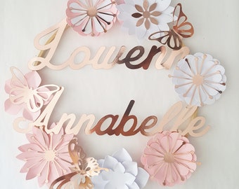 Couronne fleurs, double prenom,jumelles, jumeaux,cadeau naissance,decoration murale,fleurs papier,cercle bois, idee cadeau