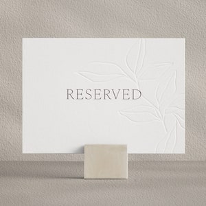 Plaques personnalisées pour mariage, signalisation en relief. Personnalisation avec n'importe quel texte.  Cartes d'information sur la décoration de table de mariage. Impression typographique et numérique.