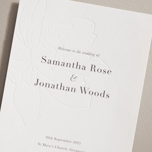 Puede incluir: Invitación de boda con un diseño floral y el texto "Welcome to the wedding of Samantha Rose & Jonathan Woods" y "20th September 2025" y "St Mary's Church, Greatacre".
