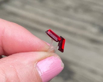 Pendientes de plástico post, rectángulo rojo Tachuelas de metal sin tachuelas para orejas sensibles, pendiente de tachuela hipoalergénica sin alergia para mujeres, ideal para niños