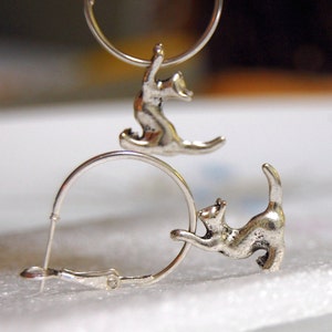 Cat Hoop Earrings, Silver Cat Dangle earrings, Small hoop earrings, Animal lover gift, Veterinarian gift, Cat lover gift, Kitten Earrings