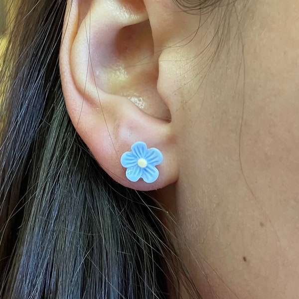 Metallfreie Lavendelblüte, keine Metallohrringe, 8 mm Kunststoff-Ohrstecker für Frauen mit empfindlichen Ohren, hypoallergen für Frauen oder Kinder
