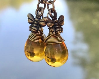 Honey Drop Bee-oorbellen, topaasdruppel, hypoallergene plastic haken voor gevoelige oren, cadeau voor vrouw, hommelliefhebber, unieke sieraden