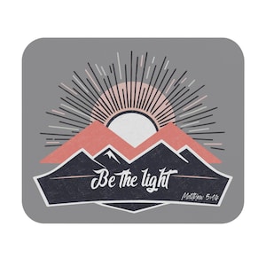 Retro christliches Mousepad Be the Light | Religiöse Kleine Schreibtischunterlage für Maus | Maus Pad Geschenk für Sie | Büro Geschenk für Ihn | Christliches Geschenk