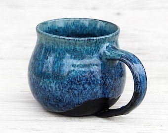 8oz/240ml handmade ceramic cute cup. Black&blue farmhouse barrel tea vessel. Wheel thrown pottery coffee mug. Modern minimalist drinkware
