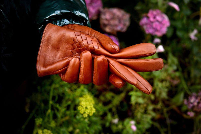 handbraided leather gloves