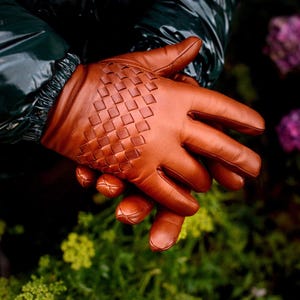 handbraided leather gloves camel