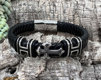 Men Leather Braided Bracelet with magnetic clasp (Bracelet_82023)