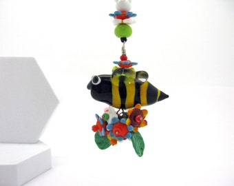 Long bee necklace with colorful flowers, long necklace with thick bee pearl, colorful, cheerful everyday necklace