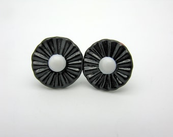 Small black white flower ear studs, small glass blossoms, flower earrings, handmade glass blossoms