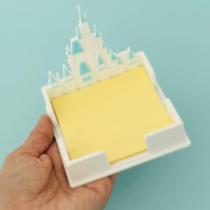 Decoración de oficina de Disney, accesorio de escritorio con castillo, porta notas adhesivas de princesa, porta post-it de princesa, regalo, organizador de escritorio, regalo para ella imagen 8