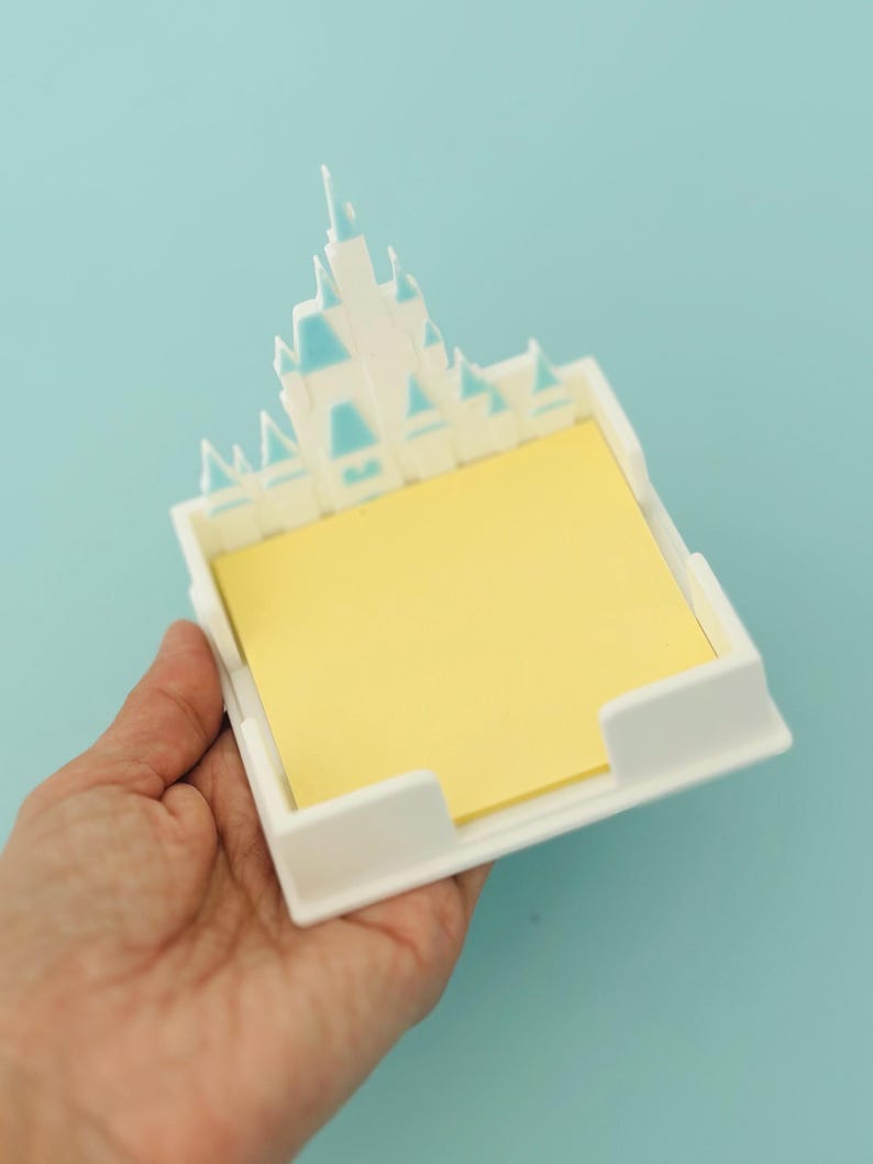Decoración de oficina de Disney, accesorio de escritorio con castillo, porta notas adhesivas de princesa, porta post-it de princesa, regalo, organizador de escritorio, regalo para ella imagen 8