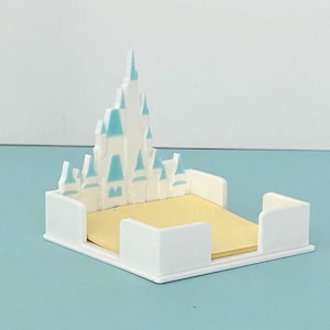 Decoración de oficina de Disney, accesorio de escritorio con castillo, porta notas adhesivas de princesa, porta post-it de princesa, regalo, organizador de escritorio, regalo para ella imagen 1