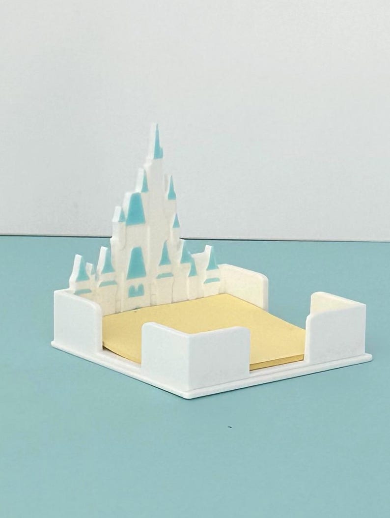 Decoración de oficina de Disney, accesorio de escritorio con castillo, porta notas adhesivas de princesa, porta post-it de princesa, regalo, organizador de escritorio, regalo para ella imagen 1