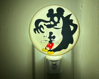 Decoración para el hogar con Mickey Mouse (no demasiado aterrador), luz nocturna de pared de Disney para Halloween.