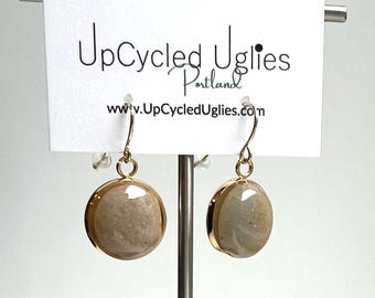 Oregon Sugar Agate Stone in Resin Gold Earrings