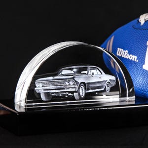 Regalo personalizado para entusiastas de los coches, ilustración de vehículo, cristal con foto grabado a láser, retrato de coche personalizado, decoración de dormitorio / Arco de cristal con foto 3D