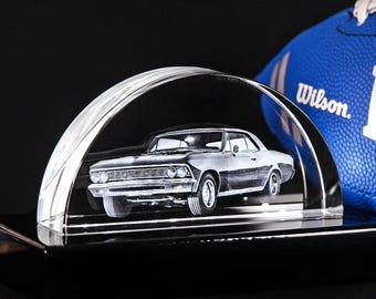 Regalo personalizzato per appassionati di auto, illustrazione di veicoli, vetro fotografico inciso al laser, ritratto di auto personalizzato, decorazioni per la camera da letto / arco di cristallo fotografico 3D