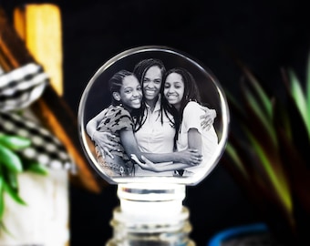 Wine Bottle Stopper Mothers Day Gift, Personalized Mom Keepsake, Custom Engraved, Unique Crystal Decor