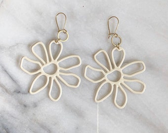 The Drew Brass Flower Earrings in Matte Cream