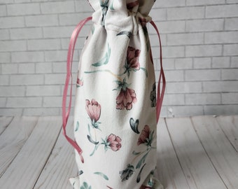 floral fabric wine bag, reusable drawstring bag, hostess gift, gift bag for all occasions, cloth lined bag, reusable gift wrap