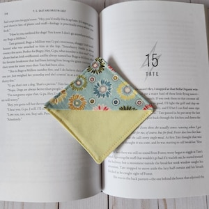 Colorful bursts fabric corner bookmark, fabric book corner, gift for book lover, teacher, reader, stocking stuffer, reader gift