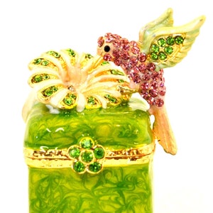 Hand Made Humming Bird on Trinket Box. Hand Made with Swarovski Crystals & Green Enamel, Gold Plating. Free Shipping.