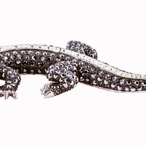 All Jeweled Lizard Trinket Box. Hand Set Swarovski Crystals & Enamel with Silver Plating.