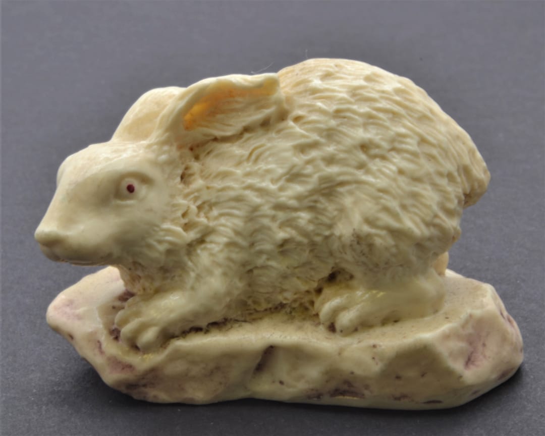 Vintage Resin Rabbit Figurine. Hand Carved With Lots of Details. - Etsy