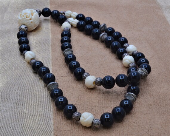 Lovely Necklace Handmade with Vintage Beads Inclu… - image 2