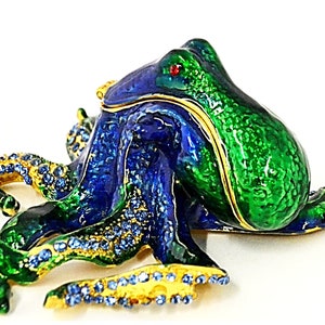 Handgemaakte octopus-snuisterijdoos.  Handgeschilderd email met Swarovski-kristal. Wordt geleverd in 2 prachtige kleuren om uit te kiezen en gratis verzending