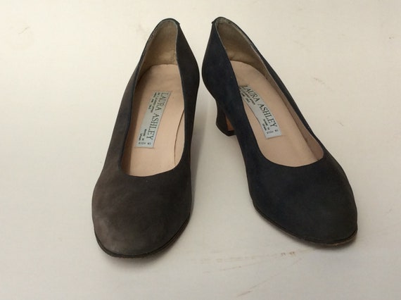 Vintage Laura Ashley pumps - image 4