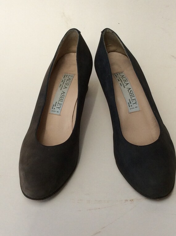 Vintage Laura Ashley pumps - image 5