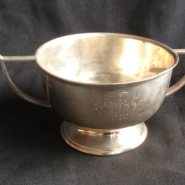 Superb antique sterling silver bowl by Henry Wigfull trading as Lee And Wigfull.