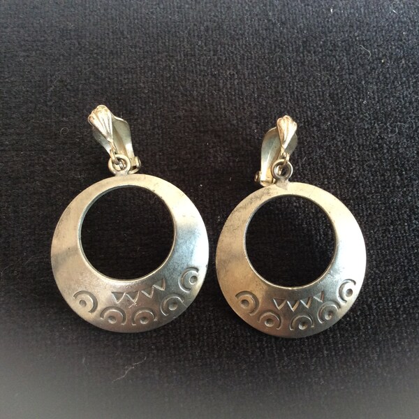 Danish modernist earings by Jorgen Jensen made in Denmark.