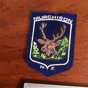 Vintage Murchison deer hunting stag New Zealand souvenir  patch.