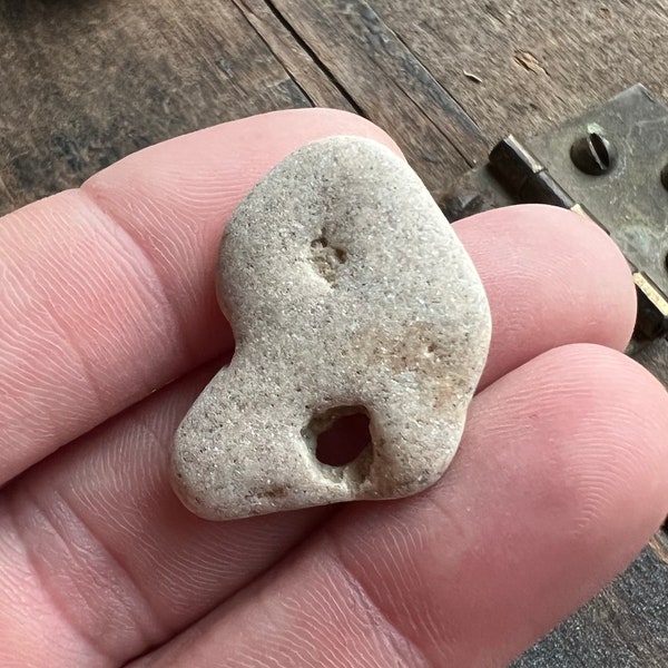 Hagstone | Witch Stone | Holey Stone | Odin Stone | Stone of Protection | Stone with Hole | 1 Inch | HAG12