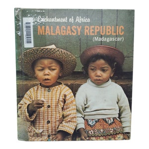 Children's Press Enchantment of Africa: Malagasy Republic Madagascar, Allan Carpenter 1972, Children's Geography Book, African History Book