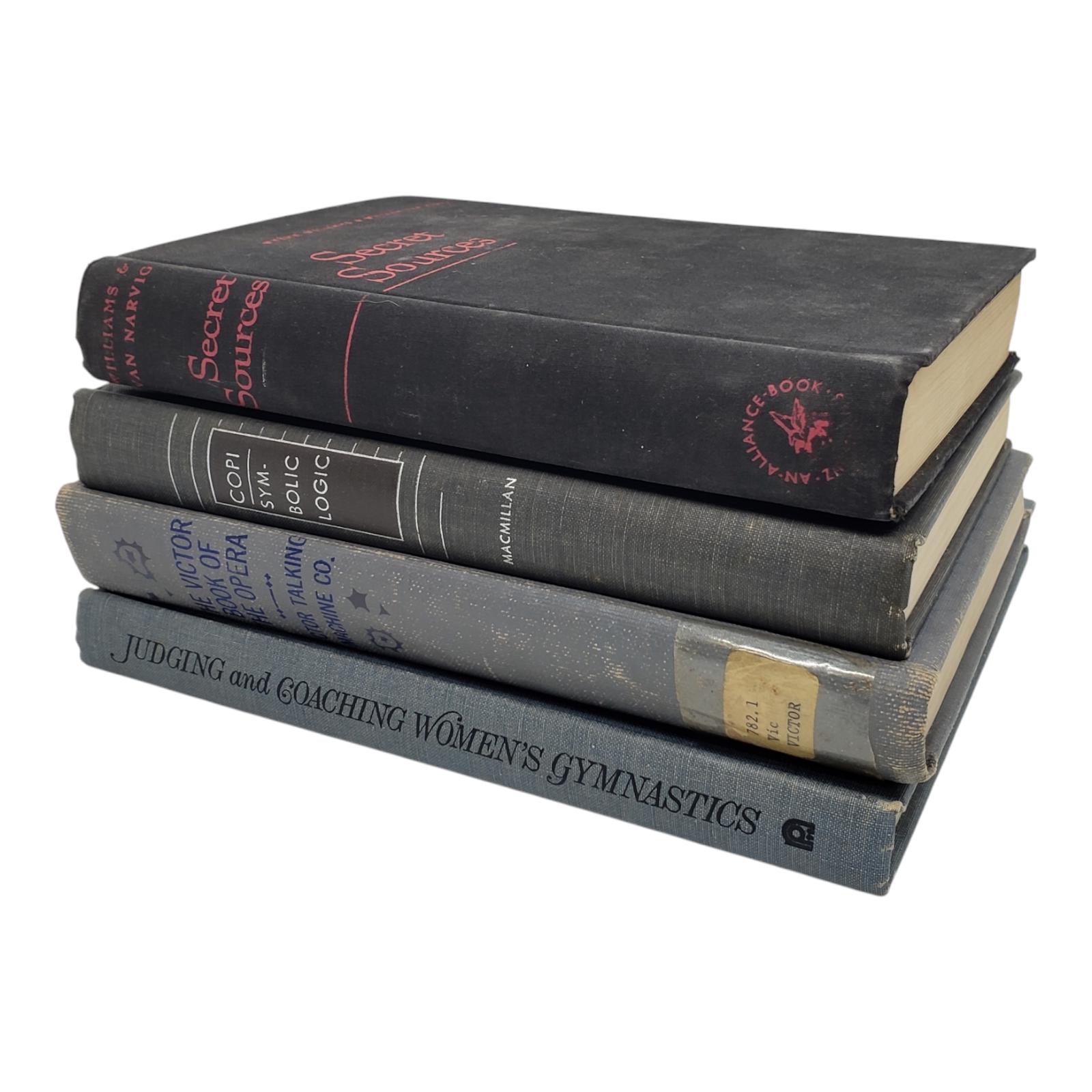 Vintage boekdecorateur veel set van 4, grijze esthetische boeken, MCM-boeken, oude boeken voor ambachten, instant-bibliotheek, enscenering boekenset, rekwisietenboeken