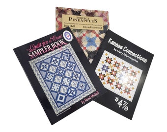 Lote com 3 livretos de padrões de quilting vintage, colchas de abacaxi perfeitas, padrão de colcha estilo dugout do Kansas, colcha para uma cura, gráficos de colcha, livros de colcha