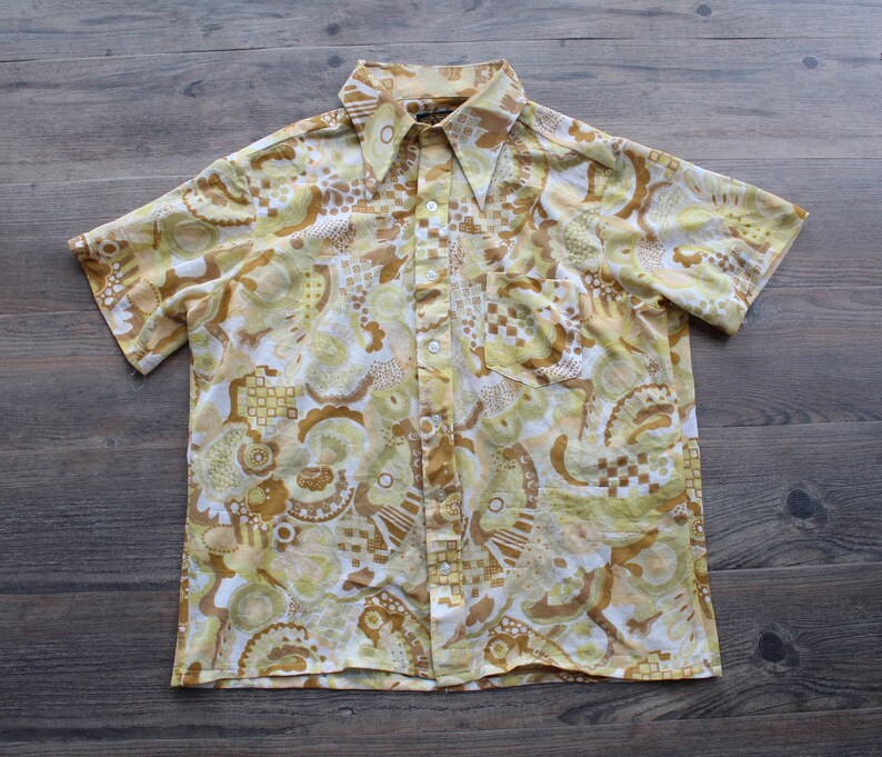 Vintage 1960s SEARS Men/'s Paisley Floral Print Polyester Button Up Shirt 60s Transparent Yellow Patterned Short Sleeve 60s Hippie