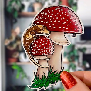 Crested gecko on a mushroom sticker