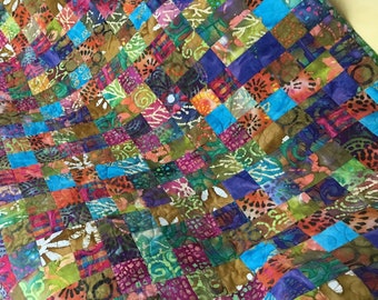 Fröhliche Batik-Quiltdecke, Schoß- oder Überwurfdecke, leuchtende Farben, fröhlich, personalisierbar, wunderbares Geschenk, vielseitig, anders #24