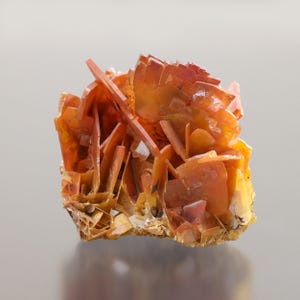 Wulfenite, Defiance Mine Gleeson, Cochise County, Arizona, USA
