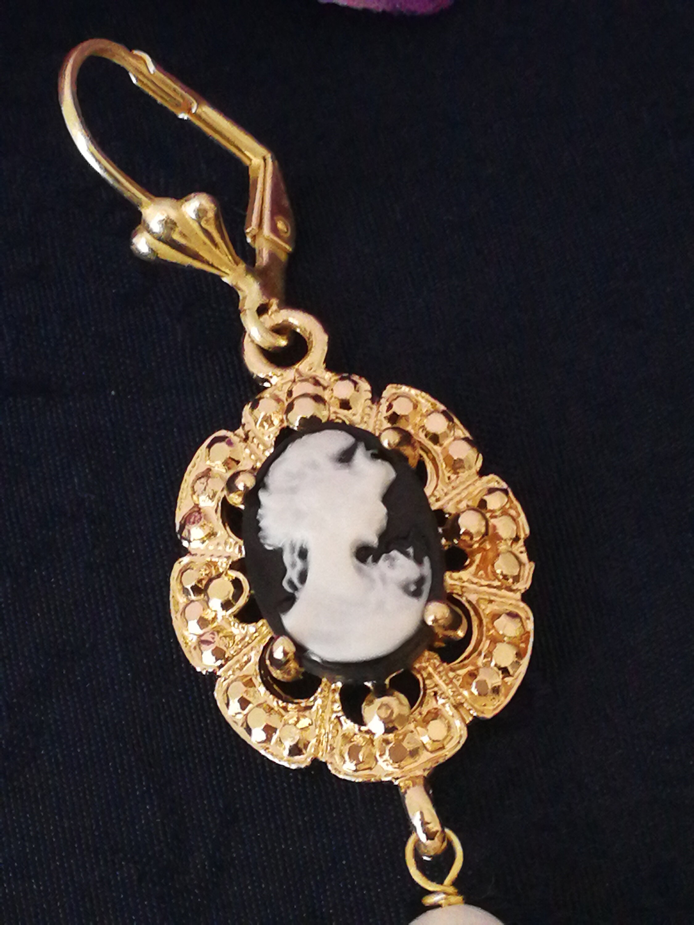 Boucles D'oreilles Anciennes Plaqué Or Avec Camée Comtesse - Style Vintage - Occasion
